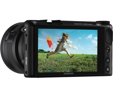 Samsung NX2020 + 20-50mm f/3.5-5.6 ED II NX Zwart