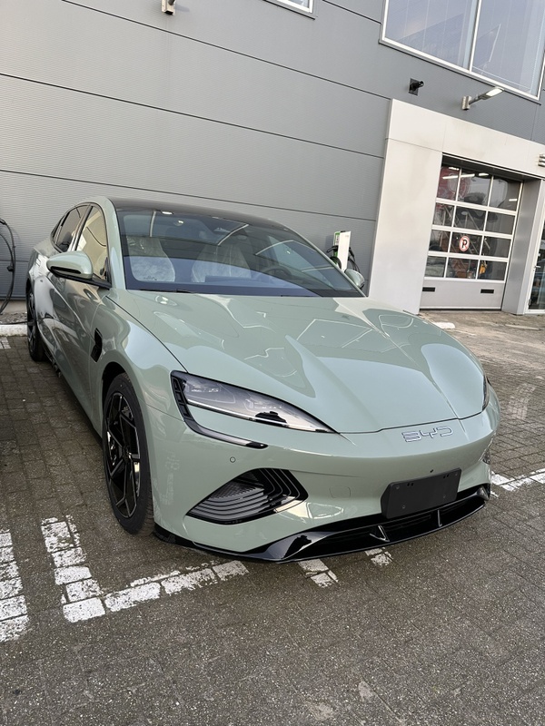 Afbeeldingslocatie: https://tweakers.net/i/3dHr4LnDRhR2CpJv8nwArJfQt0c=/x800/filters:strip_icc():strip_exif()/f/image/8kDShc3wSEtowSehZ7HVNjjS.jpg?f=fotoalbum_large