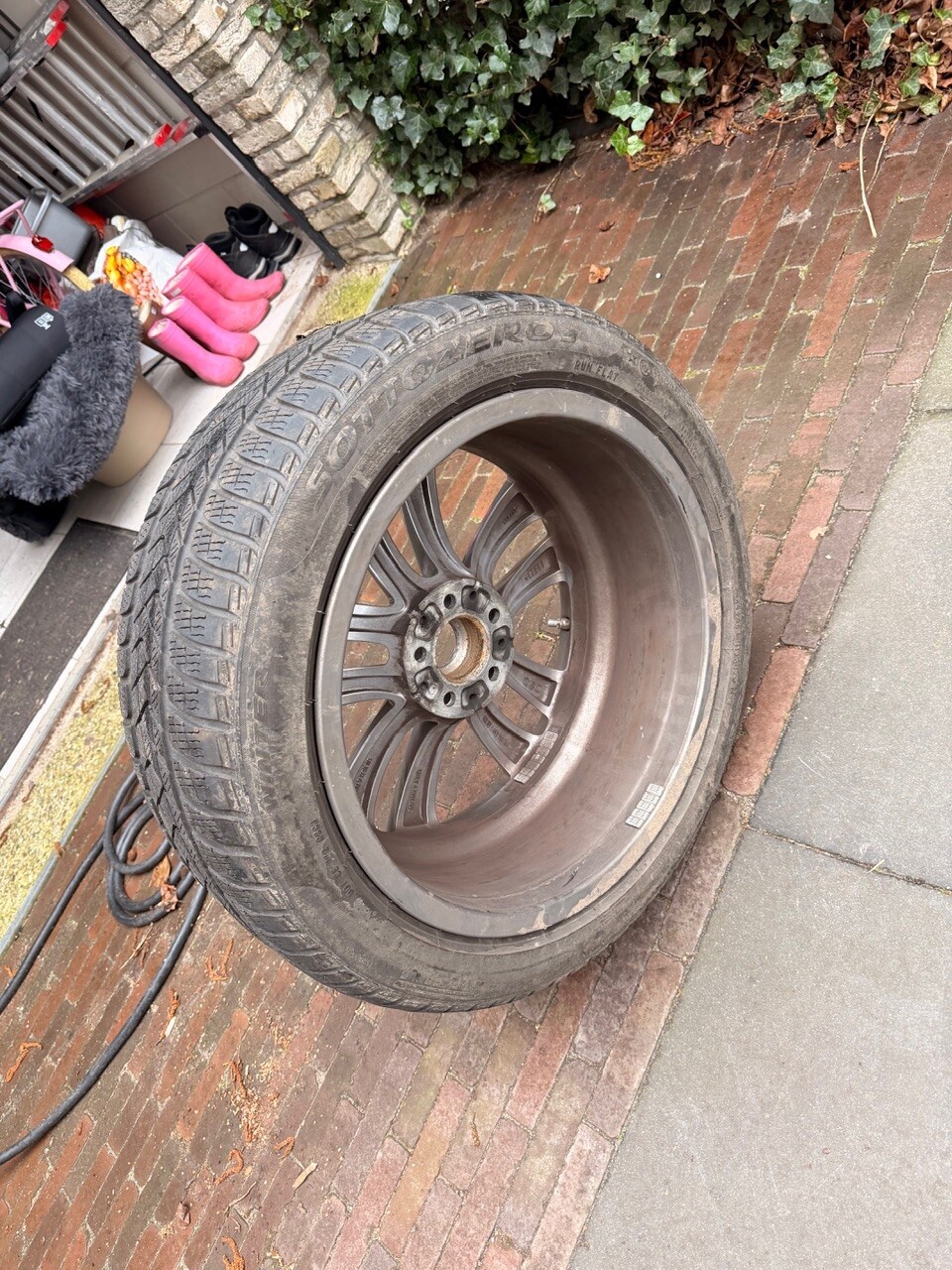 Afbeeldingslocatie: https://tweakers.net/i/3eIHTiHMW1Q_7G-IujUQuBm7eFE=/fit-in/4920x3264/filters:max_bytes(3145728):no_upscale():strip_icc():strip_exif()/f/image/5jAfqcHZ6RI1mjZeljJOBfPL.jpg?f=user_large