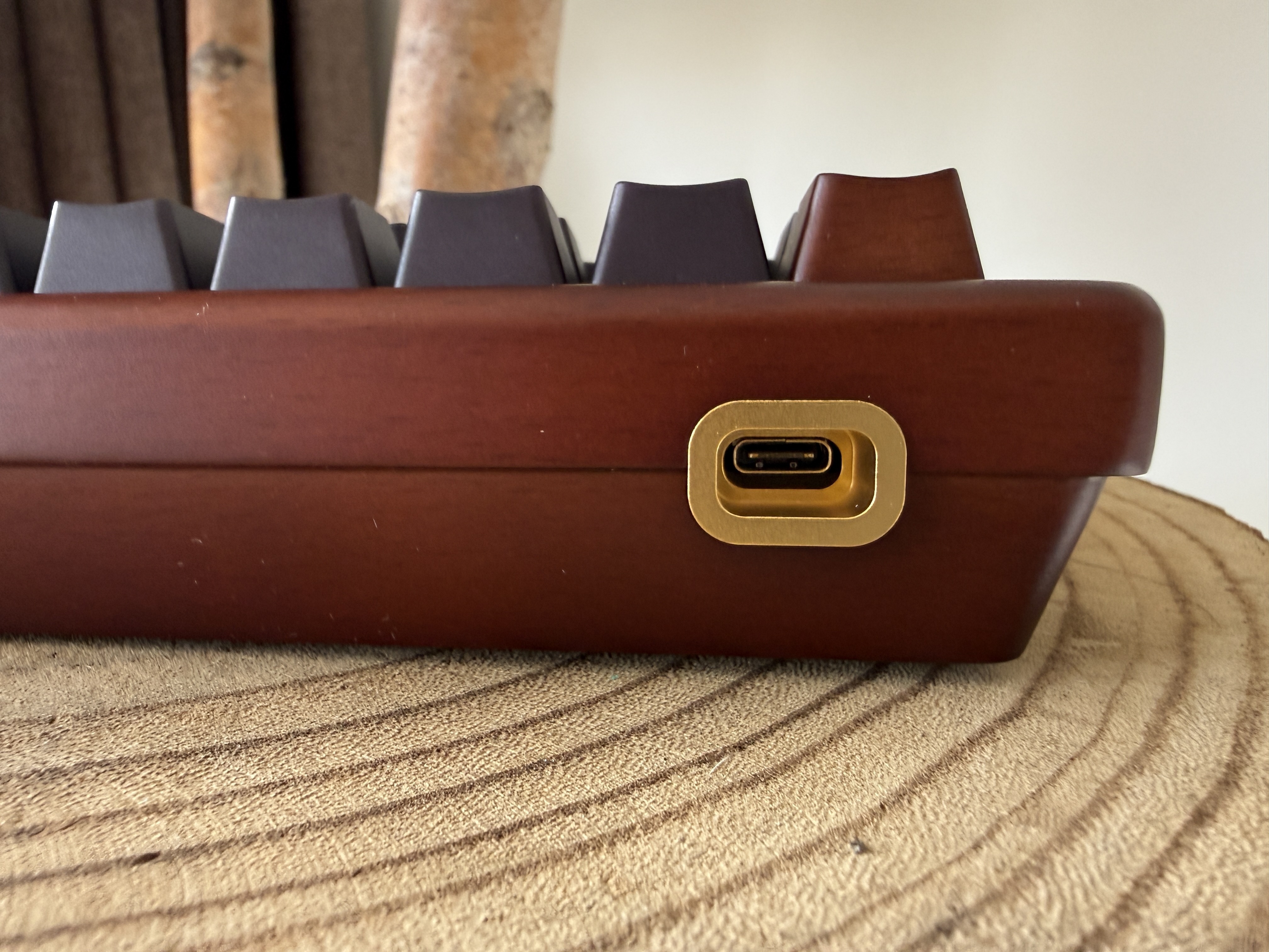 Afbeeldingslocatie: https://tweakers.net/i/3eyyzSwW768r7Q7p7BQICOESIFA=/m/383141/1W4hSxjBZc1tyvmccSgeU59FkFSoY0awlFLtMovgE4Ukhn2rTo.jpeg