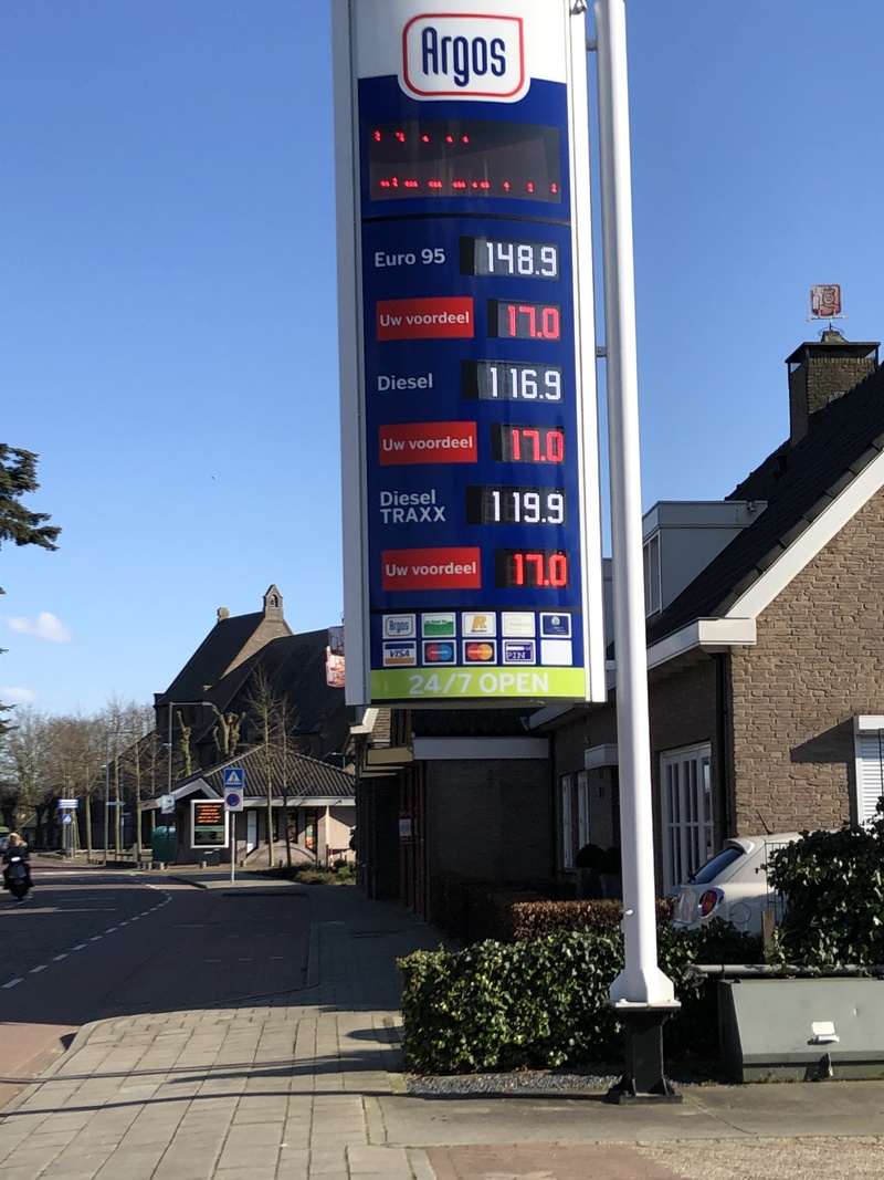 Afbeeldingslocatie: https://tweakers.net/i/3ixTKuQyjtxYCUcgBBsg6KIjAEE=/800x/filters:strip_icc():strip_exif()/f/image/UnLQX7dHEQdeBHjEo8woxQU2.jpg?f=fotoalbum_large