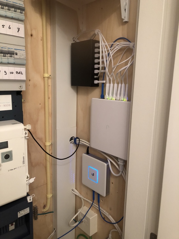 Afbeeldingslocatie: https://tweakers.net/i/3ncMWEADGAeA4jczCEpCQLuexMM=/x800/filters:strip_icc():strip_exif()/f/image/uTtxzOVFpsX2dj6Ysi7uqVZQ.jpg?f=fotoalbum_large