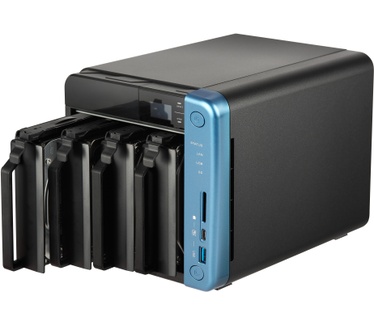 QNAP TS-453B