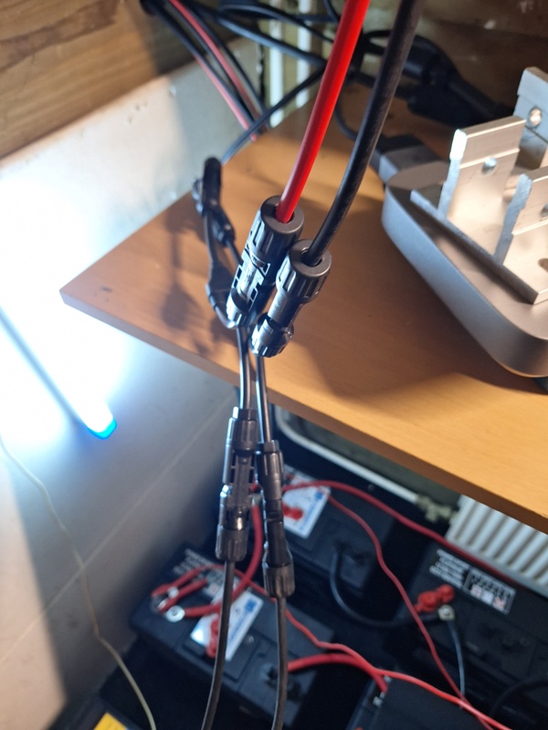 Afbeeldingslocatie: https://tweakers.net/i/3rUJ5G_H-3xgKgC3aYMgD-EpcFE=/x800/filters:strip_icc():strip_exif()/f/image/0UMUOykrpZycpGo489XXqMaX.jpg?f=fotoalbum_large