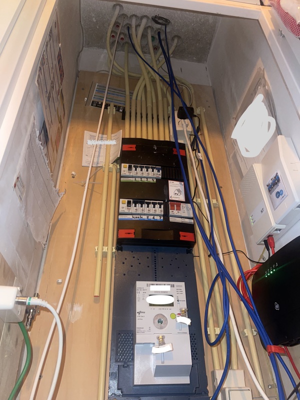 Afbeeldingslocatie: https://tweakers.net/i/3unZ_7XwgqslrArJ1K3ev3qqLro=/x800/filters:strip_icc():strip_exif()/f/image/GKsAnNGMOR2rQeAkK855tt1c.jpg?f=fotoalbum_large