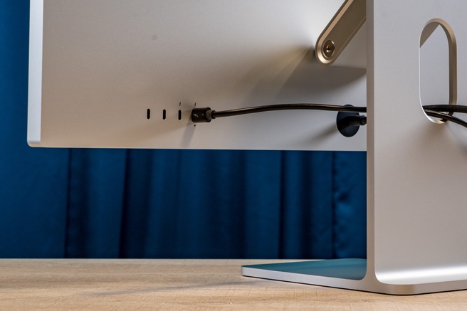 Apple Studio Display XDR - Poorten