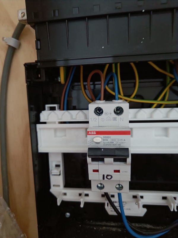 Afbeeldingslocatie: https://tweakers.net/i/3we_XebO9WK0-HXyFD3Xg6AyClU=/x800/filters:strip_icc():strip_exif()/f/image/Q6fj1tOeSR6TyMXz4sRqc0dg.jpg?f=fotoalbum_large