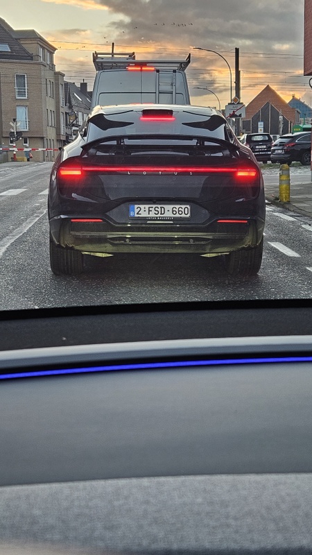 Afbeeldingslocatie: https://tweakers.net/i/3yW7E3PZPO4gOlNQFcyCIY_u3p8=/x800/filters:strip_icc():strip_exif()/f/image/BqAZmktozNV3X0rb3OSdV6Ty.jpg?f=fotoalbum_large