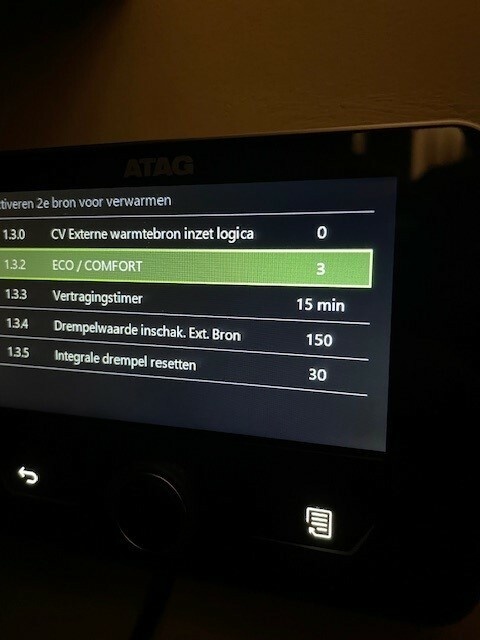 Afbeeldingslocatie: https://tweakers.net/i/44oxtPoq360EZzDp79FCG_unf5A=/full-fit-in/4920x3264/filters:max_bytes(3145728):no_upscale():strip_icc():fill(white):strip_exif()/f/image/mTJg9U2A3Jy7rsIbijTO3hfE.jpg?f=user_large