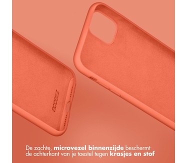 Accezz Liquid Silicone Backcover iPhone 15 - Nectarine