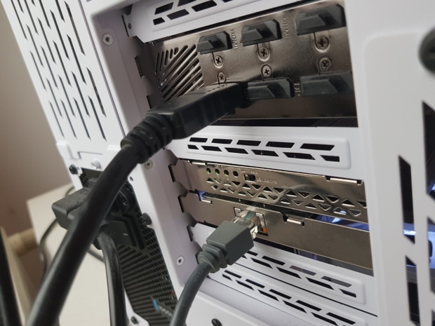 https://tweakers.net/i/4DfTsoC_Qi4ZY3qKETaxFhsiYL0=/620x/filters:strip_icc():strip_exif()/m/175440/1L7ksH3v6g7YdneluccwQqTDm3oRGj1G5PpTXiIjZU3AGD2OgK.jpeg?f=620xauto