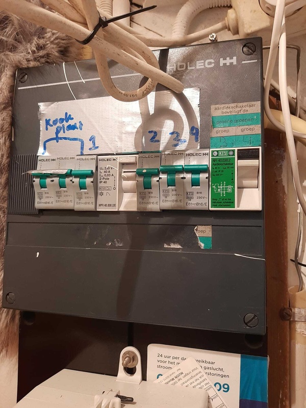 Afbeeldingslocatie: https://tweakers.net/i/4Dq3_kv1Md4f6VSLMNE37FLVUbI=/x800/filters:strip_icc():strip_exif()/f/image/s0L61OXPWg6fqv9qRXlQKOwb.jpg?f=fotoalbum_large