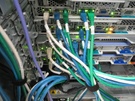 Servers met 5 ethernet kabels aangesloten