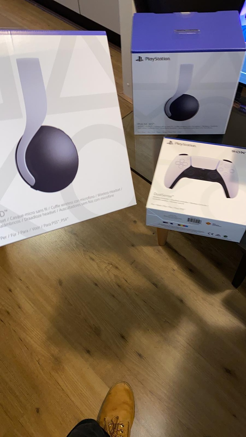 Afbeeldingslocatie: https://tweakers.net/i/4LbplY-9IK4kHWPw4y44HveH1rk=/800x/filters:strip_icc():strip_exif()/f/image/giPP8AwDxrpfkIJE95NE0GOL.jpg?f=fotoalbum_large