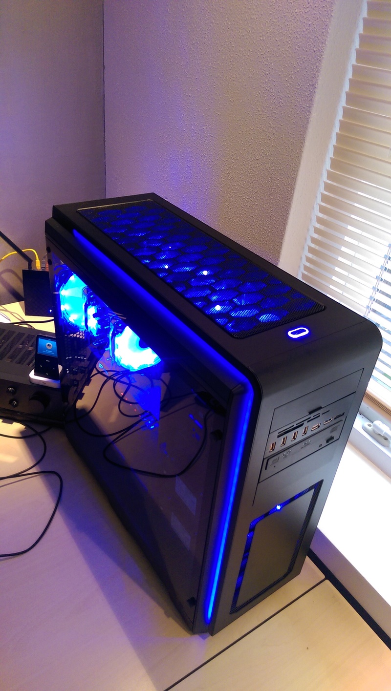 Afbeeldingslocatie: https://tweakers.net/i/4MpSrfqN-vkWPfUydrP_Ko_5YT8=/800x/filters:strip_icc():strip_exif()/f/image/bPY4cQz7KLwm8vTLEq9hinJ6.jpg?f=fotoalbum_large