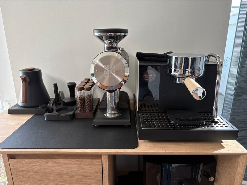 Afbeeldingslocatie: https://tweakers.net/i/4R-9bpVQicgTYkMp7-FN3704HlM=/800x/filters:strip_icc():strip_exif()/f/image/mL9oLA0eJ8zRmqjA0Ljb2h1q.jpg?f=fotoalbum_large