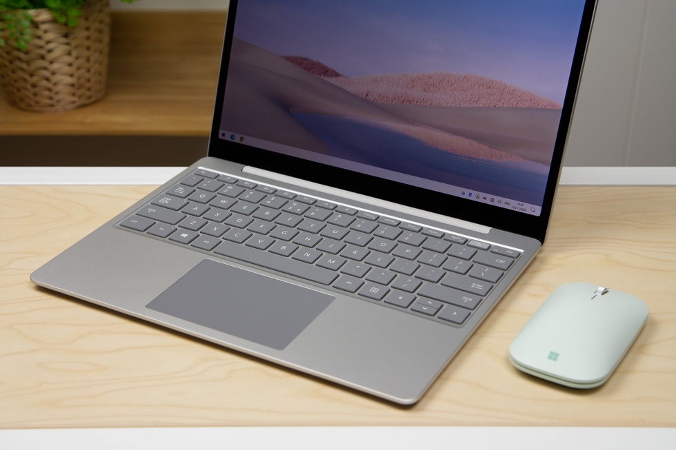 Microsoft Surface Laptop Go