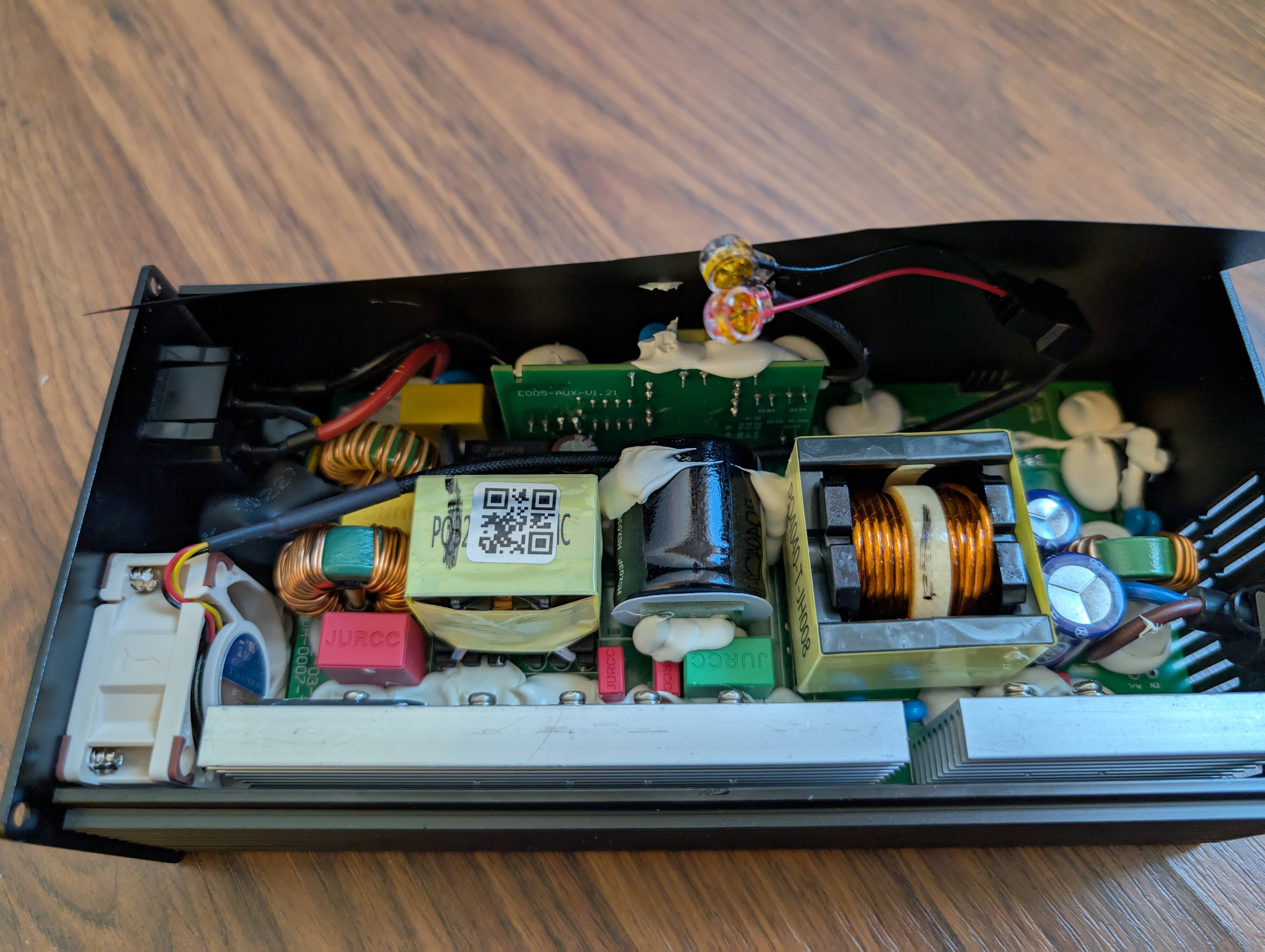 Afbeeldingslocatie: https://tweakers.net/i/4VbsRXH7zeM7qiVOk0wzKTub1wM=/fit-in/4920x3264/filters:max_bytes(3145728):no_upscale():strip_icc():strip_exif()/f/image/dyGBIUZ9Mu7vUAcg37ksWz1K.jpg?f=user_large