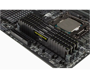 Corsair CMK64GX4M4G4000C18