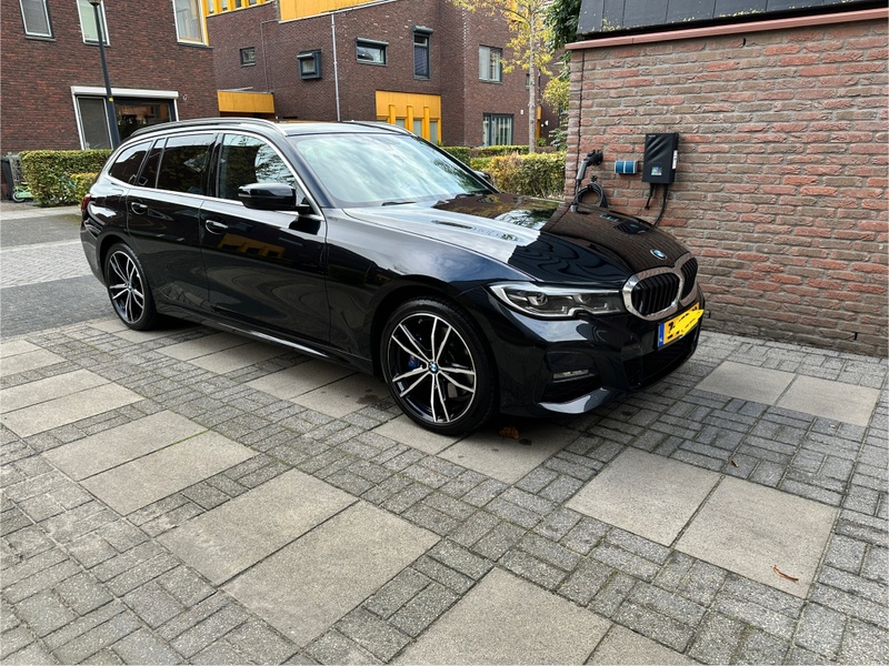 Afbeeldingslocatie: https://tweakers.net/i/4jEz1k4lk8Kzwhe1cxtmuGHZUe8=/800x/filters:strip_icc():strip_exif()/f/image/gEQjv3QeOeaeF3I6kgUmPh7s.jpg?f=fotoalbum_large