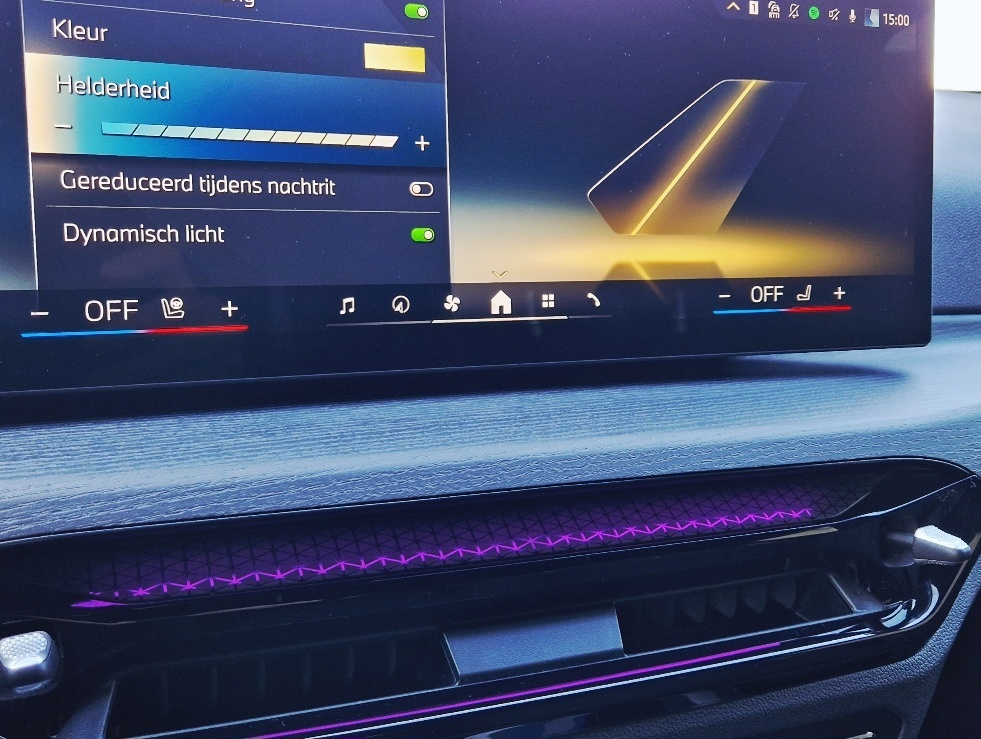 Afbeeldingslocatie: https://tweakers.net/i/4qswLcNXFC-t1V28gbvJf3BeQGw=/fit-in/4920x3264/filters:max_bytes(3145728):no_upscale():strip_icc():strip_exif()/f/image/I5faHb22dwNnoHijLi2RTvE9.jpg?f=user_large