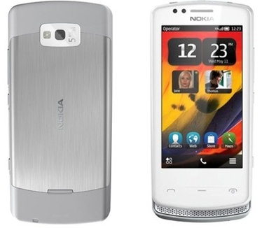 Nokia 700
