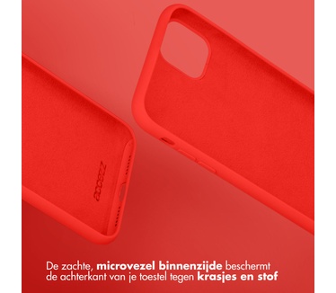 Accezz Liquid Silicone Backcover iPhone 15 - Rood