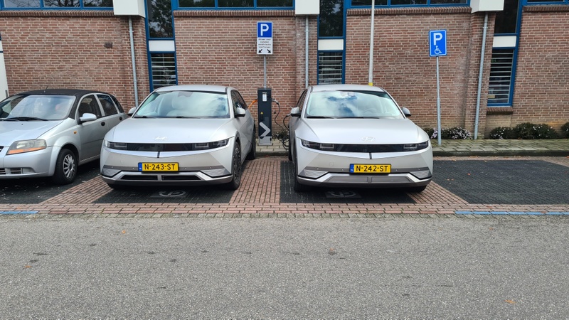 Afbeeldingslocatie: https://tweakers.net/i/4toq2CM2sreKe0UMZgOTq9OuHSQ=/800x/filters:strip_icc():strip_exif()/f/image/vO78hoMbIQISUSwQQsrRyBY7.jpg?f=fotoalbum_large