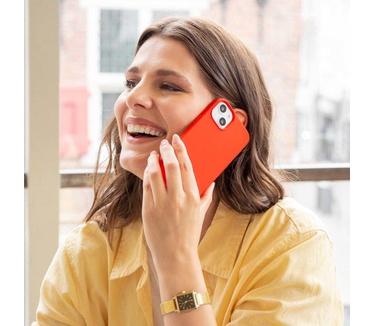 Accezz Liquid Silicone Backcover Samsung Galaxy S22 - Rood