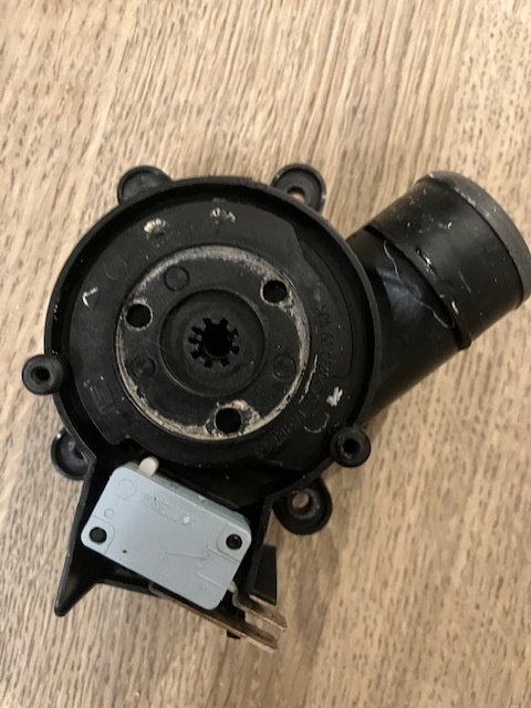 Afbeeldingslocatie: https://tweakers.net/i/4vgSu0ZWQ8hktPRsx3g5Y24Tooo=/fit-in/4920x3264/filters:max_bytes(3145728):no_upscale():strip_icc():strip_exif()/f/image/0dwEpM8q5iYjZSLJfC0EoIi9.jpg?f=user_large