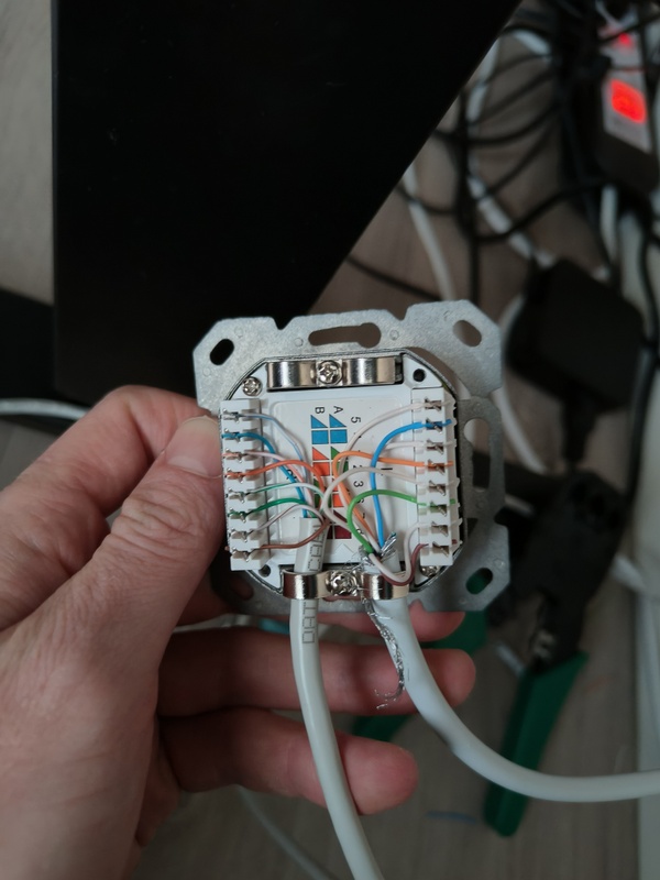 Afbeeldingslocatie: https://tweakers.net/i/51t9WhlYTbL0IIlLWTrn-cqEk2Y=/x800/filters:strip_icc():strip_exif()/f/image/o4hUshm7vSukX1mHtilmU3oQ.jpg?f=fotoalbum_large