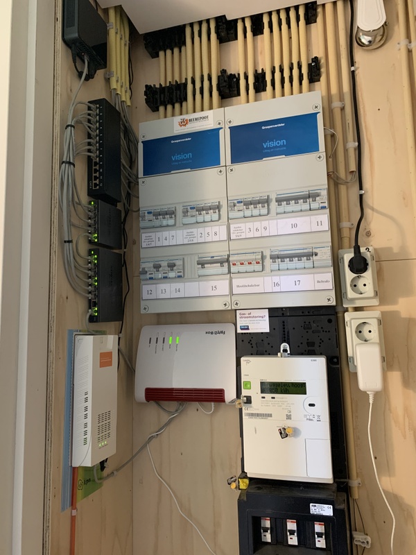 Afbeeldingslocatie: https://tweakers.net/i/52x9zbXL0lIQDPjUqrlkbGmViFw=/x800/filters:strip_icc():strip_exif()/f/image/YNoiP1xKpz7S6etJVO5jIBh1.jpg?f=fotoalbum_large