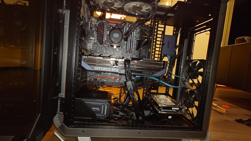 Afbeeldingslocatie: https://tweakers.net/i/5E5jeEL1GrFm4ZoLuS6I8tT9FIk=/800x/filters:strip_icc():strip_exif()/f/image/oqnZCz2Cv63a0Yel0s06mh0p.jpg?f=fotoalbum_large