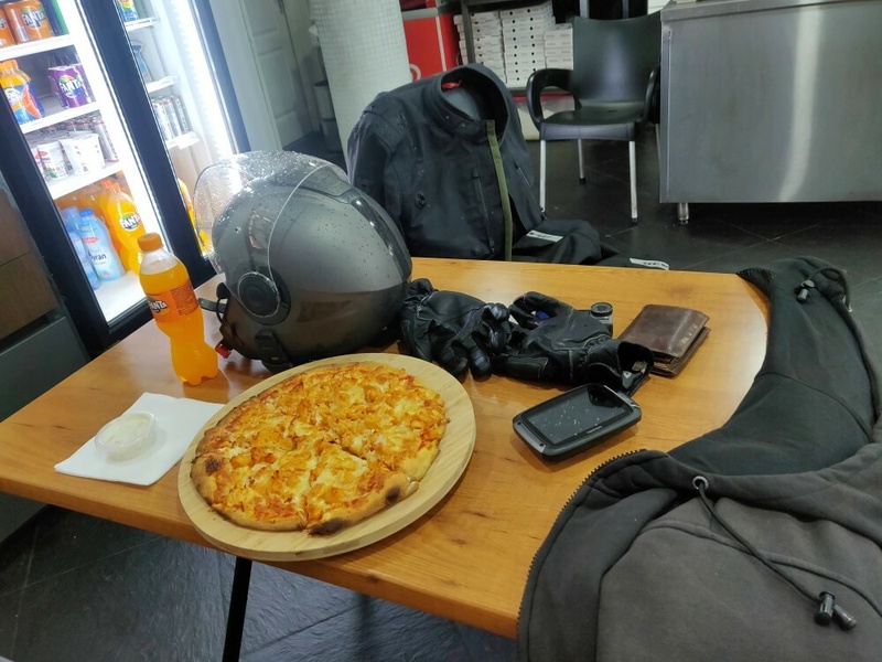 Afbeeldingslocatie: https://tweakers.net/i/5Eyf0eZ8AZcc171Q9tPea5vctxQ=/800x/filters:strip_icc():strip_exif()/f/image/tNNTdQiuSkvSNwBrgpywZ2x9.jpg?f=fotoalbum_large