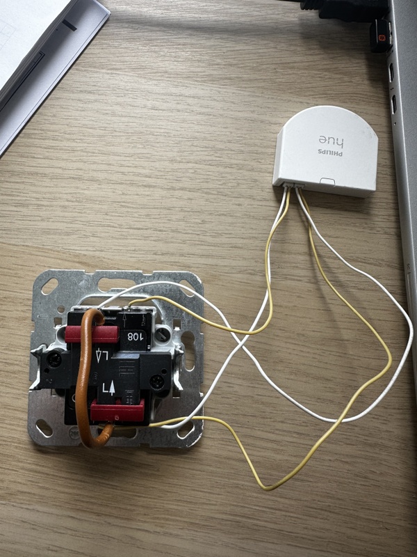 Afbeeldingslocatie: https://tweakers.net/i/5FNH9uwPIEKfF5A_tl1VpAbp49g=/x800/filters:strip_icc():strip_exif()/f/image/ZWpoAELGcICyIBgb9z0UZSci.jpg?f=fotoalbum_large