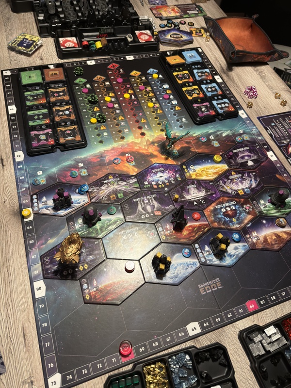 Afbeeldingslocatie: https://tweakers.net/i/5LC827_47DsDSwMpegsN3MfPwT8=/x800/filters:strip_icc():strip_exif()/f/image/aaeYezLgxhUPqmLk9rq8FyUX.jpg?f=fotoalbum_large