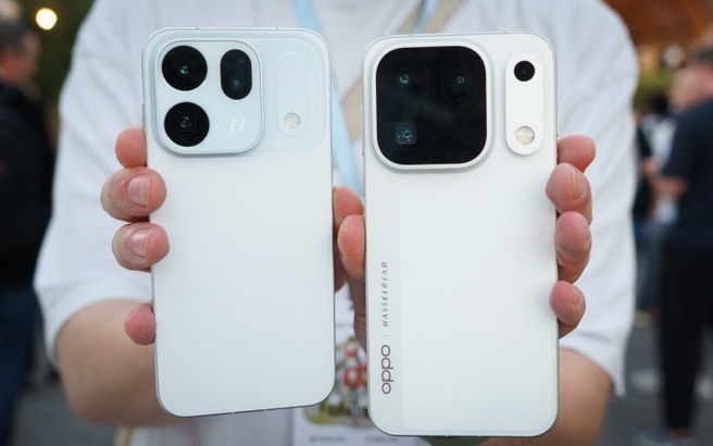 OPPO Find X10 (links) en Find X10 Pro Max