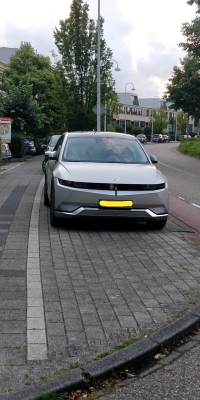 Afbeeldingslocatie: https://tweakers.net/i/5MEWbqxGQU2NEWnVdEM-M_ZlOAI=/x800/filters:strip_icc():strip_exif()/f/image/KsDWbXaQ77Nkt00VSXcBZms8.jpg?f=fotoalbum_large