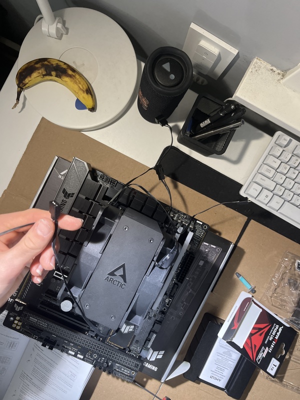 Afbeeldingslocatie: https://tweakers.net/i/5N2dEBlxcGIoIkYEkSz-WA5QOcU=/x800/filters:strip_icc():strip_exif()/f/image/B9Y8oukiYxznv5yUIvAbSkTL.jpg?f=fotoalbum_large