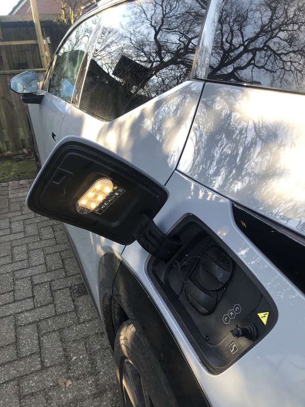 Afbeeldingslocatie: https://tweakers.net/i/5SdolDX5hVu4DJheF2OqyzDuzdU=/x800/filters:strip_icc():strip_exif()/f/image/OPa3Rsm7J3PA7RKCAUpmNDrS.jpg?f=fotoalbum_large