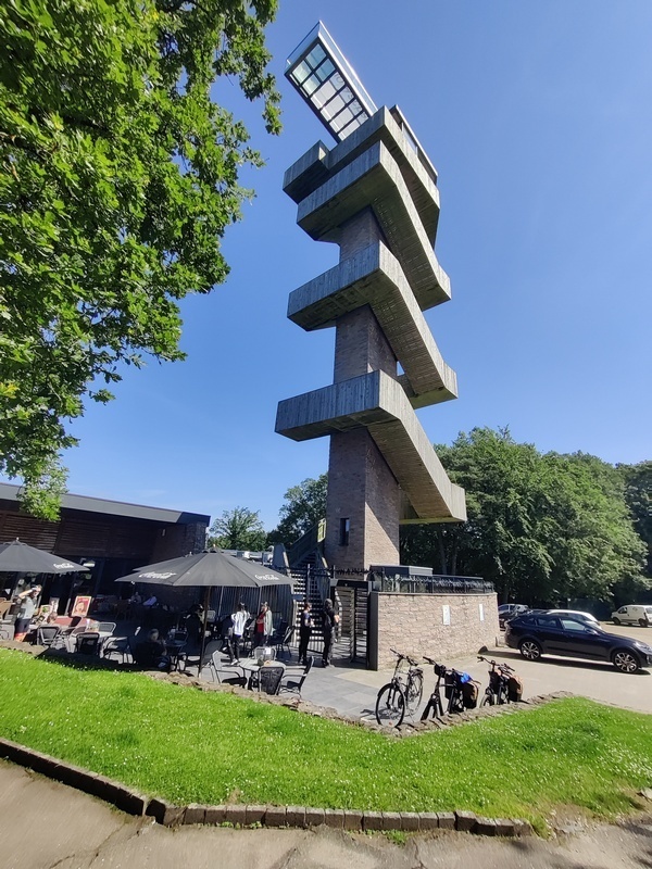 Afbeeldingslocatie: https://tweakers.net/i/5VLvPn-FIkccaMDt-SxSvEGvQyU=/full-fit-in/4920x3264/filters:max_bytes(3145728):no_upscale():strip_icc():fill(white):strip_exif()/f/image/dsjyPkZbaErILeSTZsAgLeeT.jpg?f=user_large