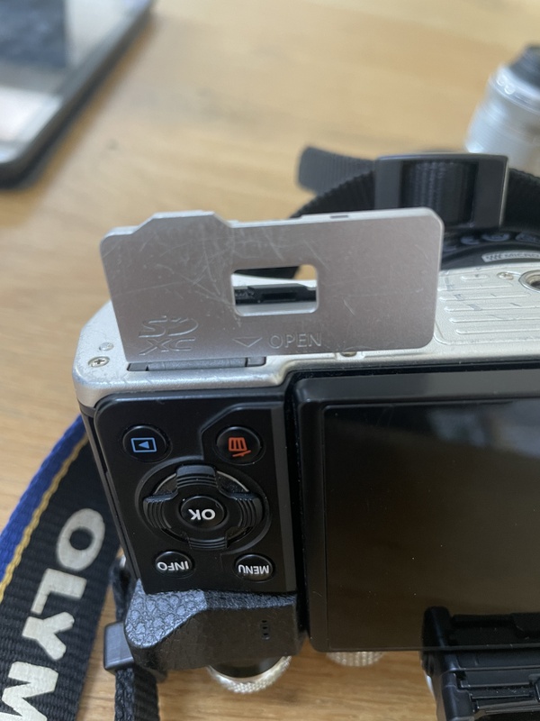 Afbeeldingslocatie: https://tweakers.net/i/5XdkZ2ag3R4TcK88_U6p98TwjsI=/x800/filters:strip_icc():strip_exif()/f/image/PE3p4ihRWrclVqgWAxtGZZYp.jpg?f=fotoalbum_large