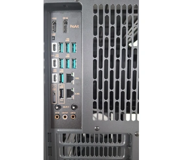 Xenith Workstation IQ18 Essential Plus - Core Ultra 5 250K Plus