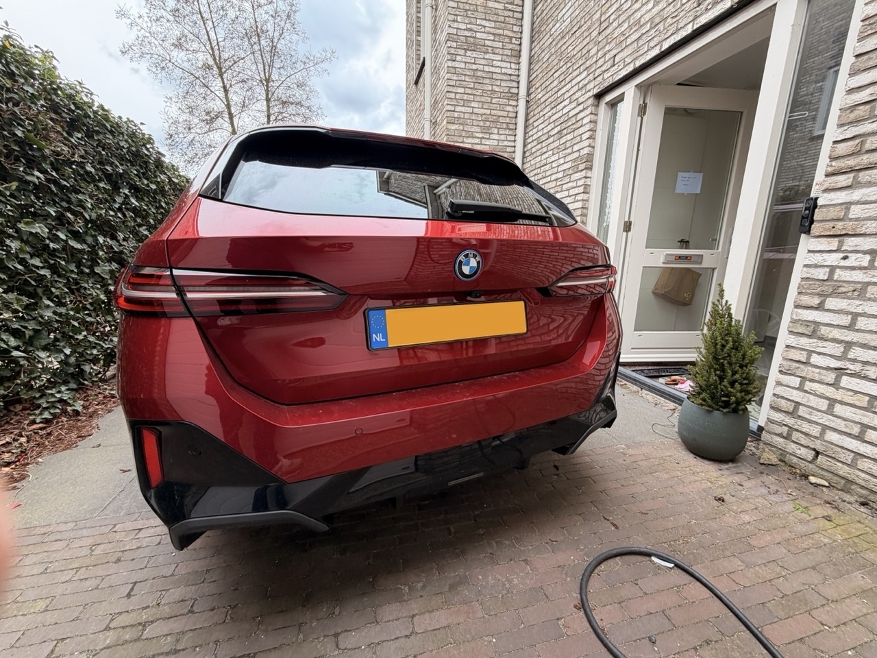 Afbeeldingslocatie: https://tweakers.net/i/5c4IEcwm7G6GDn2Siwpys3De5OM=/fit-in/4920x3264/filters:max_bytes(3145728):no_upscale():strip_icc():strip_exif()/f/image/4cFQL6MWfcM6j892smkHY8w4.jpg?f=user_large