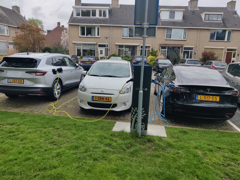 Afbeeldingslocatie: https://tweakers.net/i/5i43Y_UD6CijmvQXhyOlGA6snyE=/800x/filters:strip_icc():strip_exif()/f/image/GH84mQ22TQgkIsX9io1c4iw3.jpg?f=fotoalbum_large
