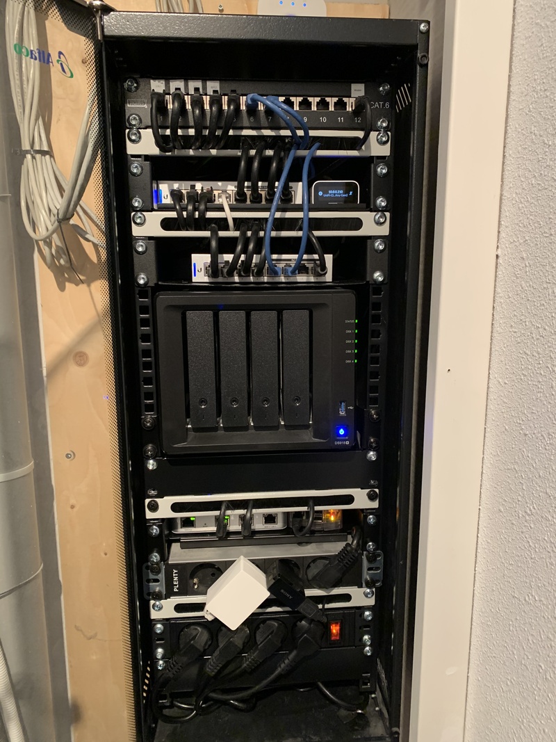 Afbeeldingslocatie: https://tweakers.net/i/5joJ3hHVV-tSKaCQzNkzj-jOdSI=/800x/filters:strip_icc()/f/image/sr4Wj3q5RvbF5Y7NWuU06MOA.jpg?f=fotoalbum_large