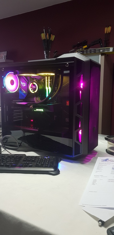 Afbeeldingslocatie: https://tweakers.net/i/5kMg6TZfEQSZt6lGfb8pX0WqC5Q=/x800/filters:strip_icc():strip_exif()/f/image/CuSLKFP0xfBvLnrkPWkQRiYt.jpg?f=fotoalbum_large