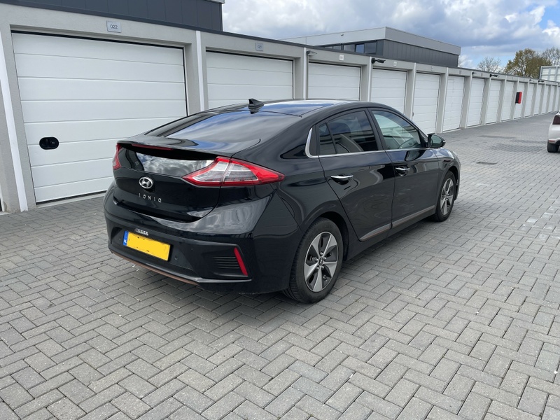 Afbeeldingslocatie: https://tweakers.net/i/5uxq1cE6mNEZQYo0v72nWByvh7U=/800x/filters:strip_icc():strip_exif()/f/image/CUPsQHYmHlllC5JdiECy1WZV.jpg?f=fotoalbum_large