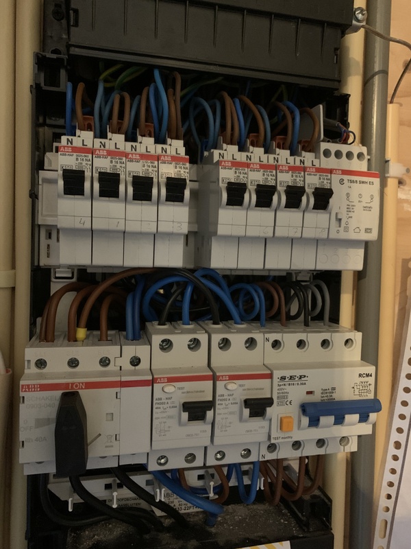 Afbeeldingslocatie: https://tweakers.net/i/5v9zmrp9gbTfs6MOfdfOHB3b7Og=/x800/filters:strip_icc():strip_exif()/f/image/4oHTM5GRMRrmNj9vJVx2g1oY.jpg?f=fotoalbum_large