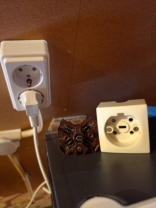Afbeeldingslocatie: https://tweakers.net/i/5wApvzuRdFnSy6dIL2ZW-UvRra4=/x800/filters:strip_icc():strip_exif()/f/image/rZ5D2ts2GWsTp7OBfSL3vtoA.jpg?f=fotoalbum_large